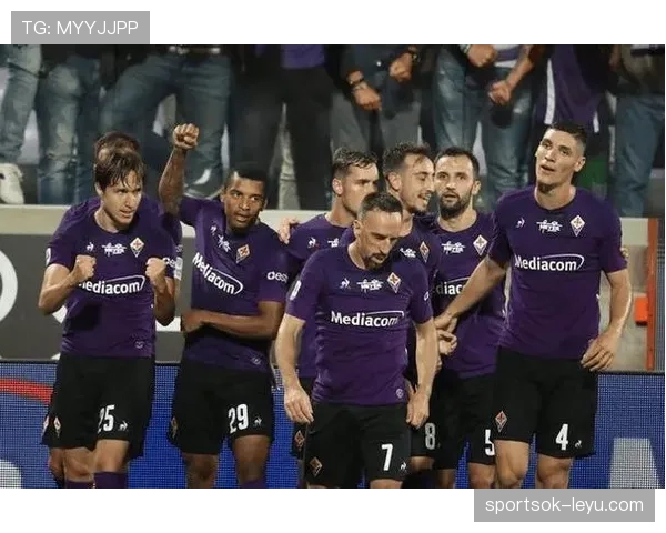 德甲转会市场再掀波澜,中场新星争相加盟,状态回暖成焦点 德甲转会市场再掀波澜,中场新星争相加盟,状态回暖成焦点