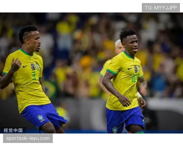 维尼修斯与巴西传奇球星对话，探讨传承与启发的足球故事