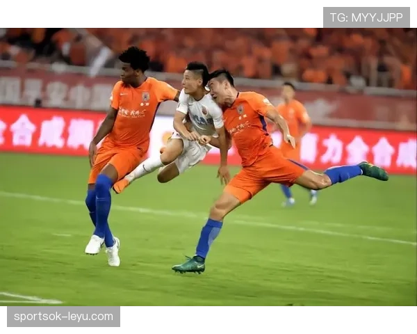 山东泰山防线站位问题频繁暴露，近期表现波动对赛季防守稳定性造成挑战